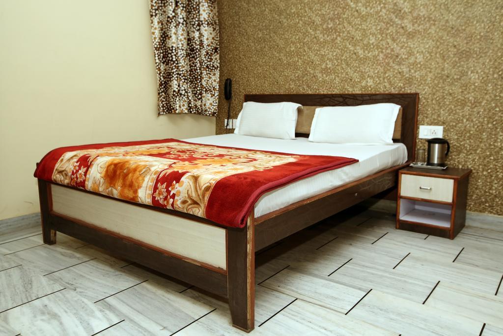 Oyo 15242 Hotel Rathi Palace Jaipur Eksteriør billede